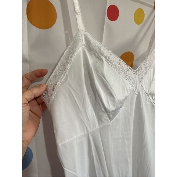 Vintage Vanity Fair Long Full Length Slip Lace Accents Size 26 (S)🍃🌷 - Picture 2 of 10